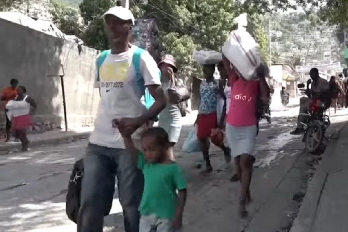 Гаити: Порт-о-Пренс во власти банд, жители массово покидают столицу - ВИДЕО